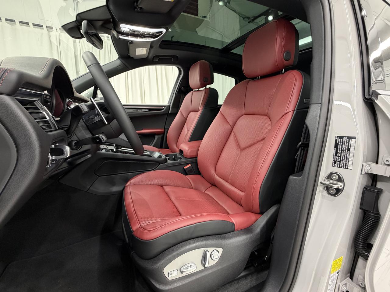 2026 Porsche Macan Newark DE