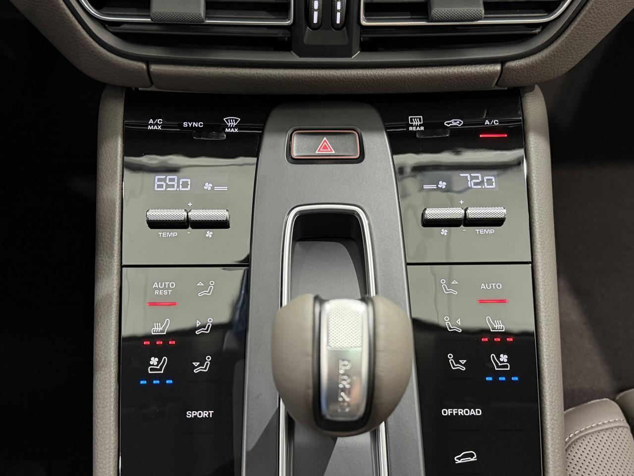 2026 Porsche Macan Newark DE