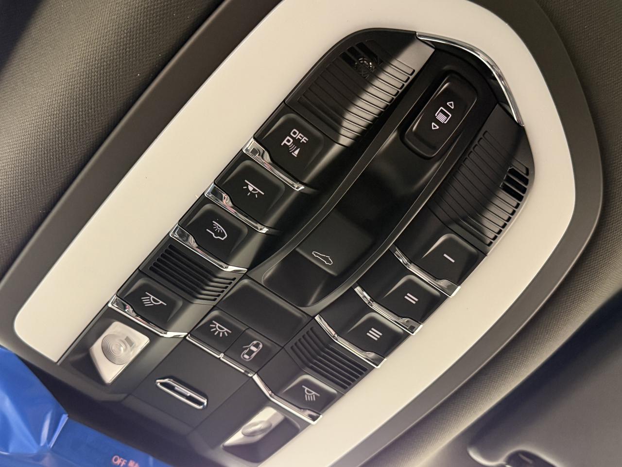 2026 Porsche Macan Newark DE