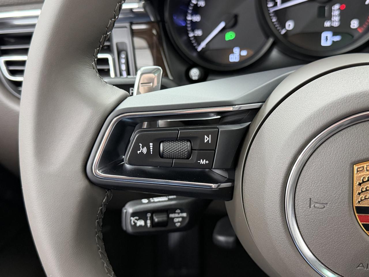 2026 Porsche Macan Newark DE