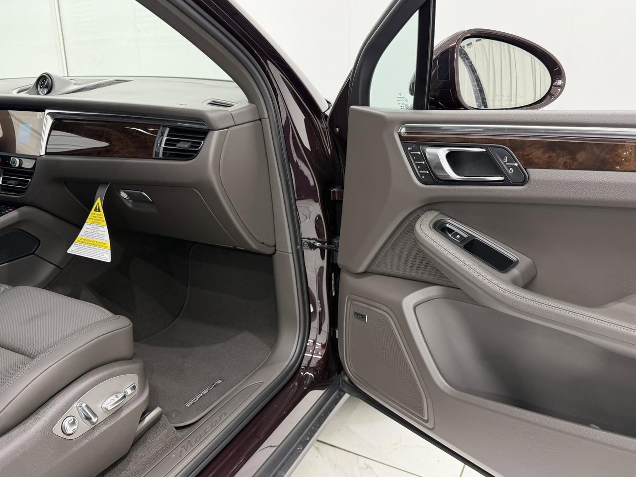 2026 Porsche Macan Newark DE