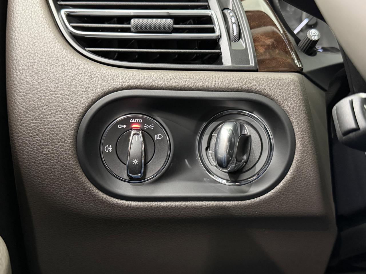 2026 Porsche Macan Newark DE