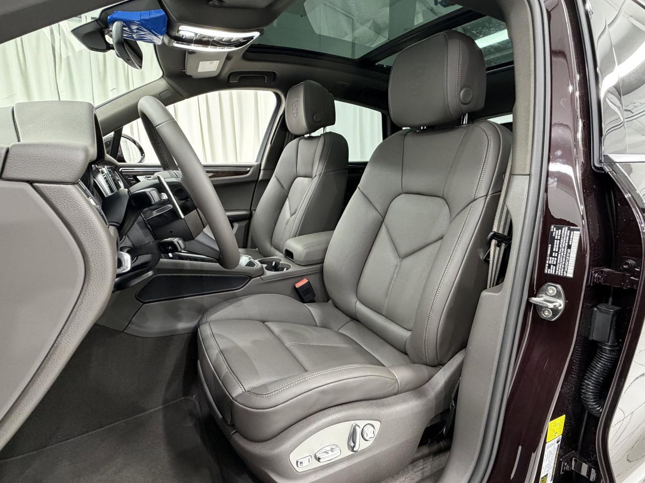 2026 Porsche Macan Newark DE