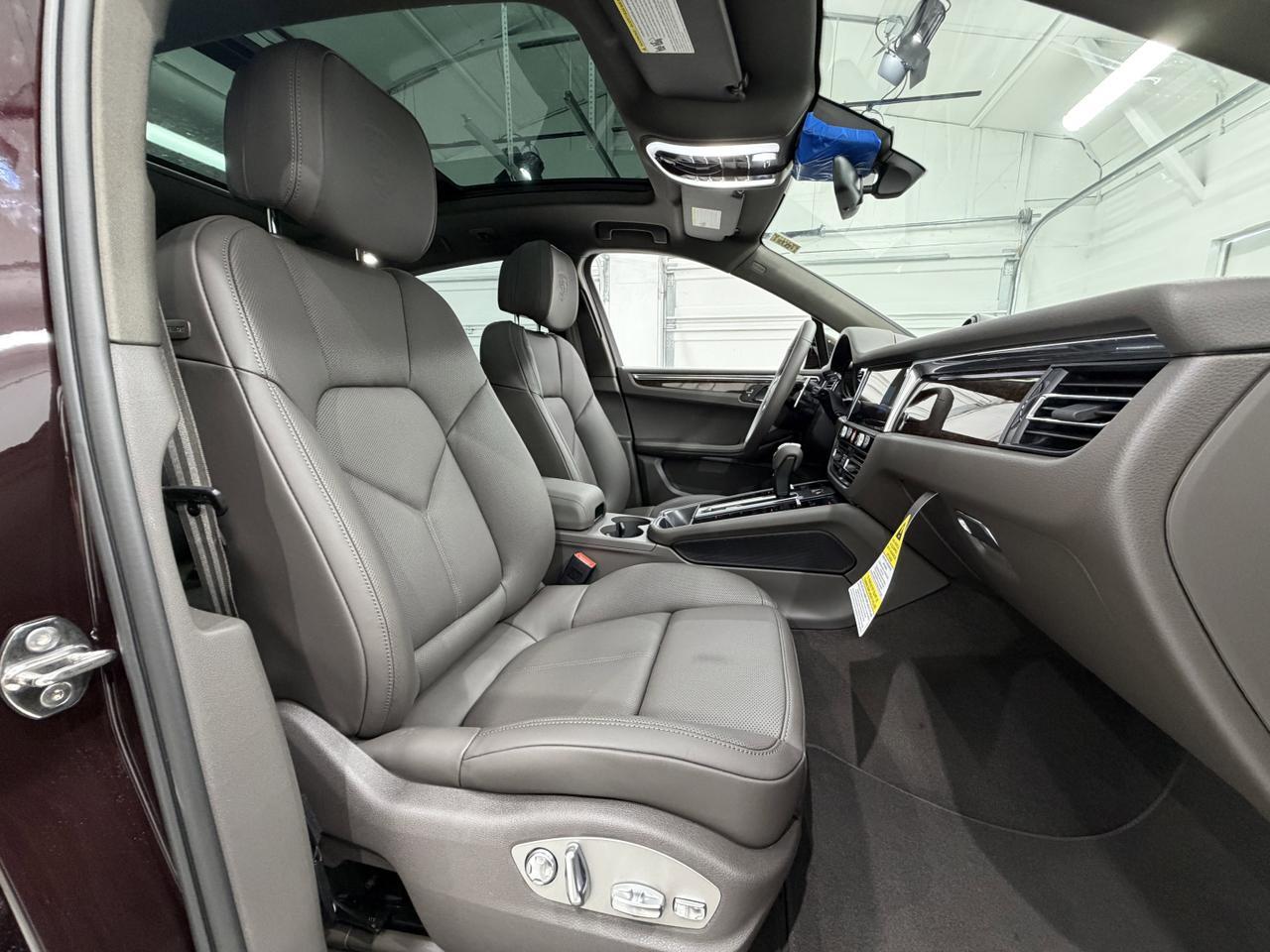 2026 Porsche Macan Newark DE