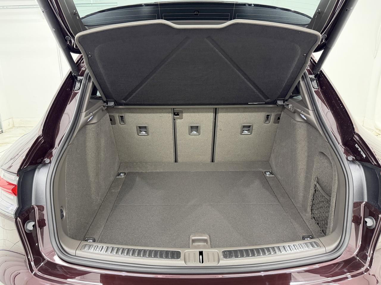 2026 Porsche Macan Newark DE