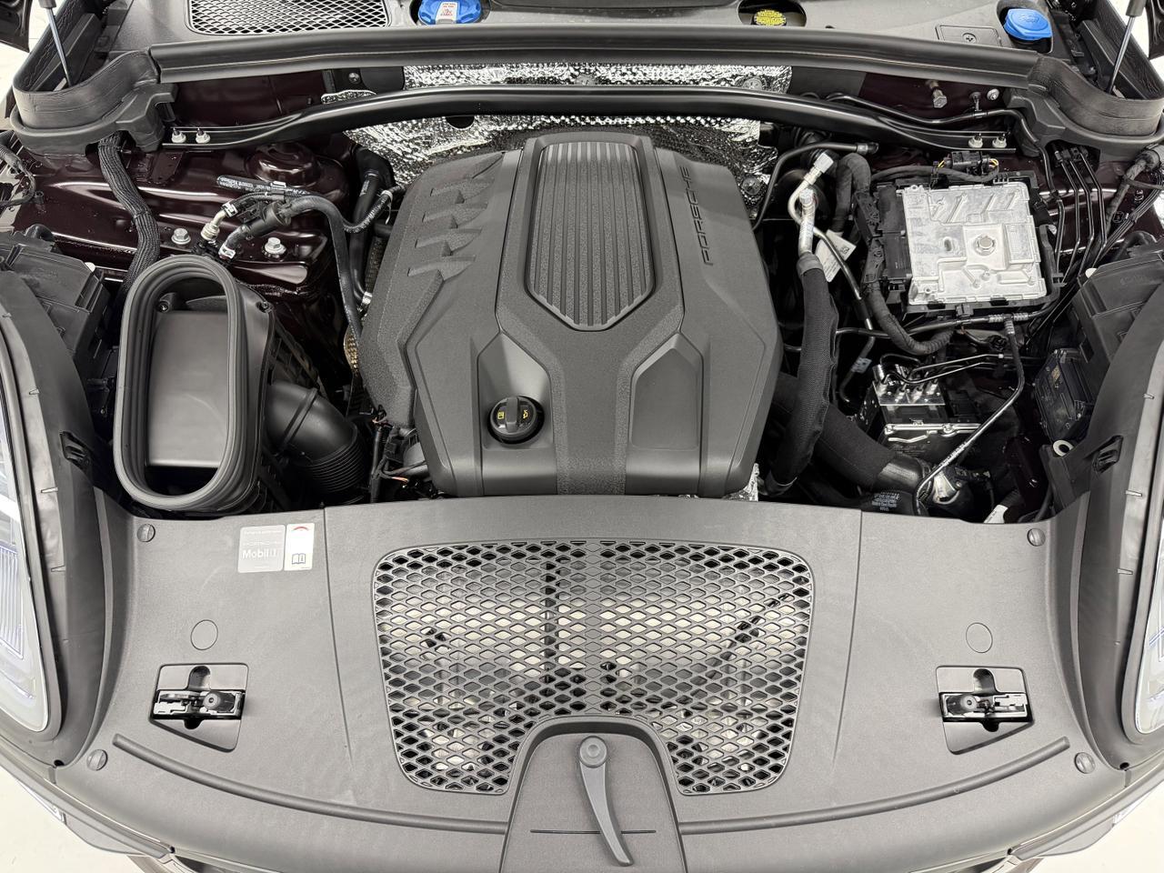 2026 Porsche Macan Newark DE