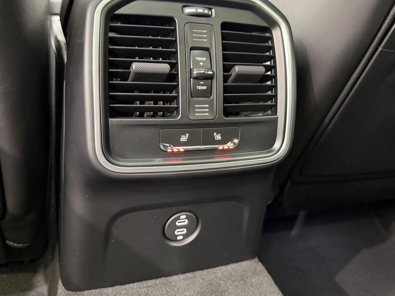 2026 Porsche Macan Newark DE
