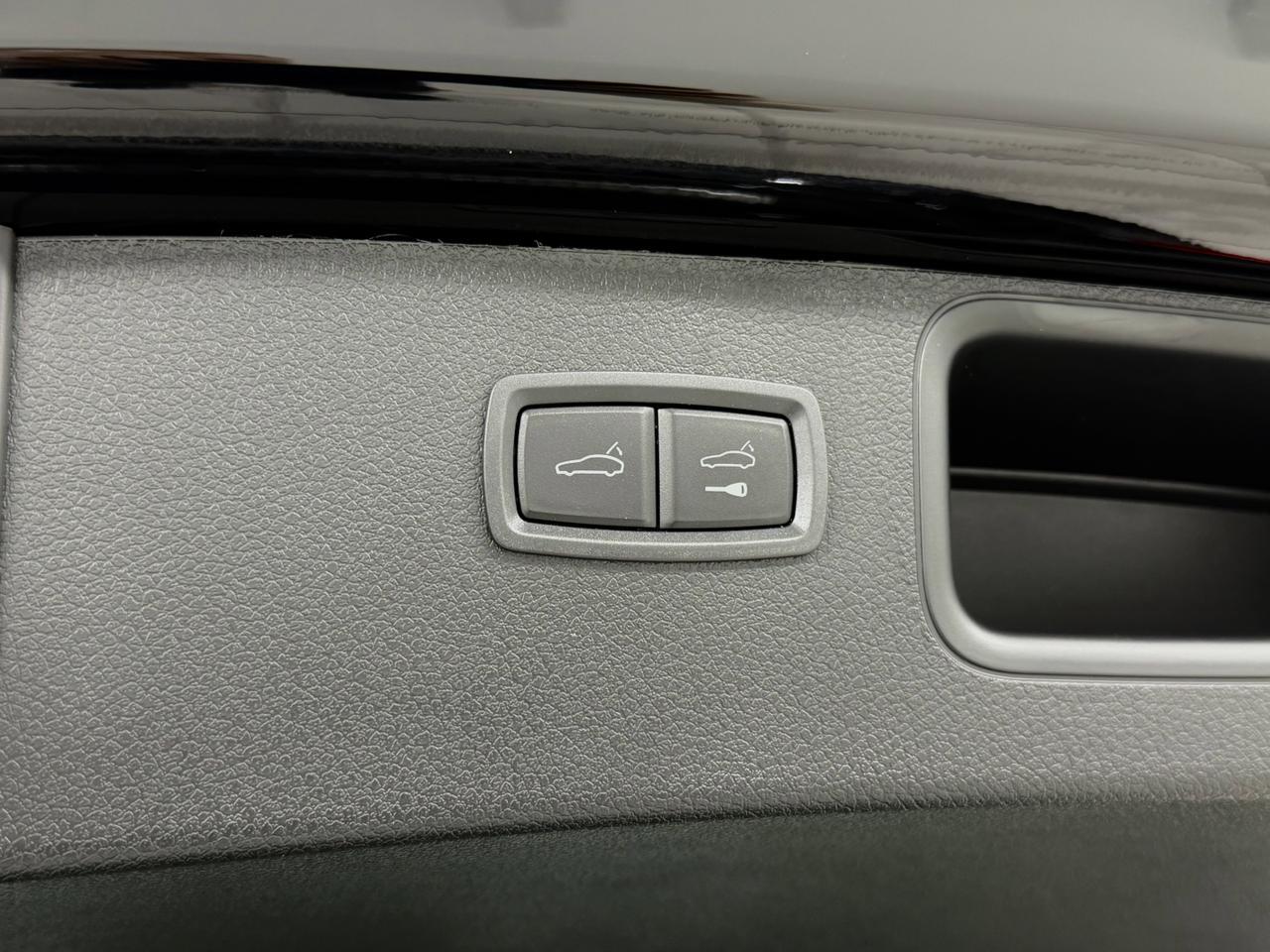 2026 Porsche Macan Newark DE