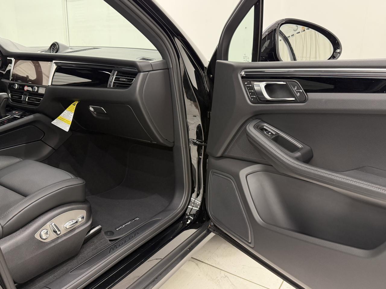 2026 Porsche Macan Newark DE