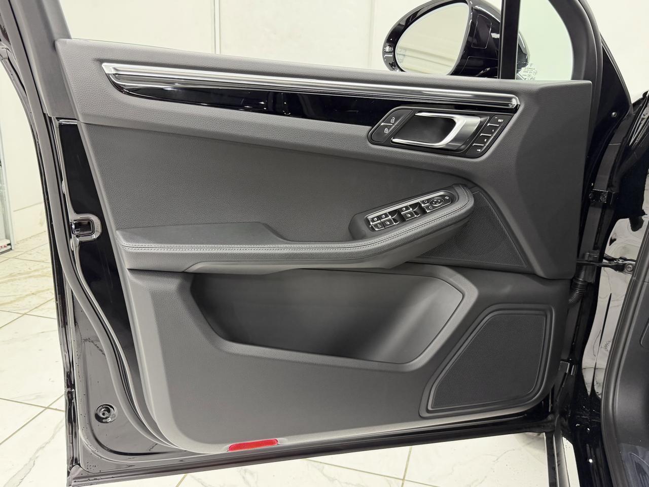 2026 Porsche Macan Newark DE