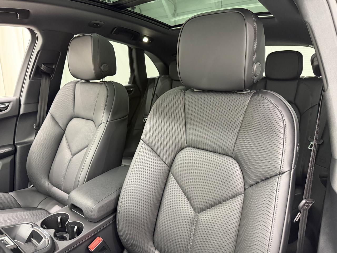 2026 Porsche Macan Newark DE