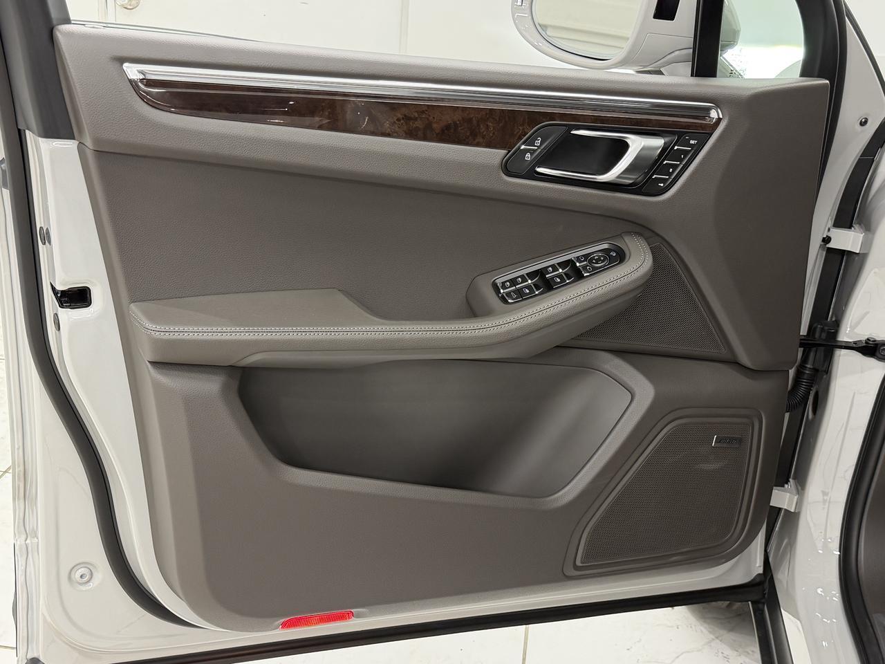 2026 Porsche Macan Newark DE