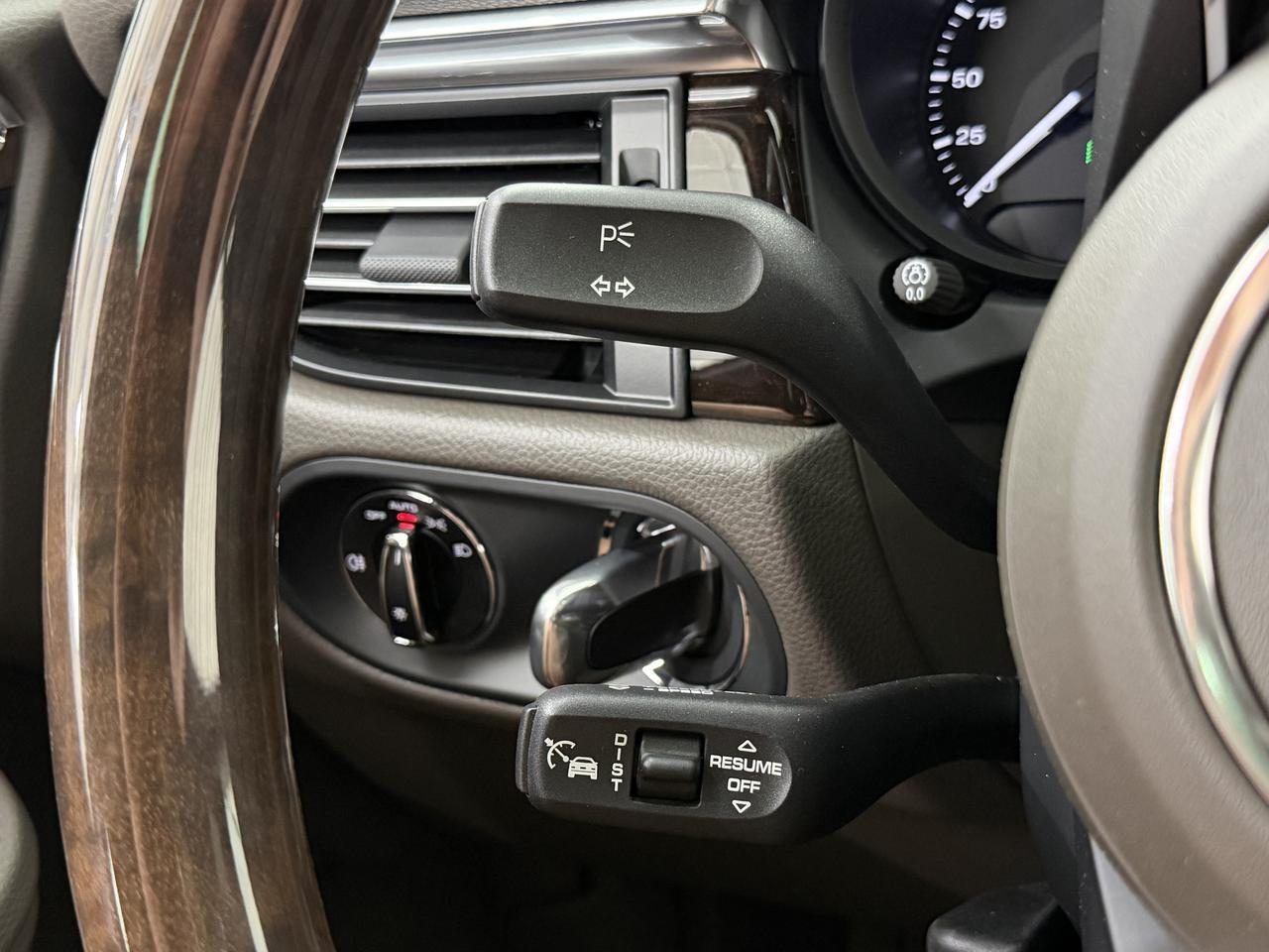 2026 Porsche Macan Newark DE