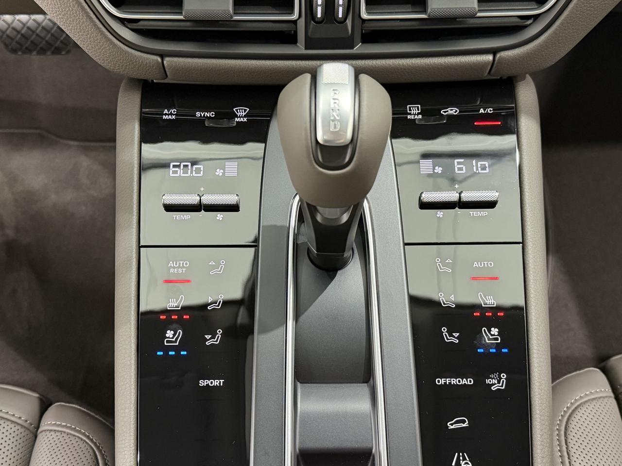 2026 Porsche Macan Newark DE