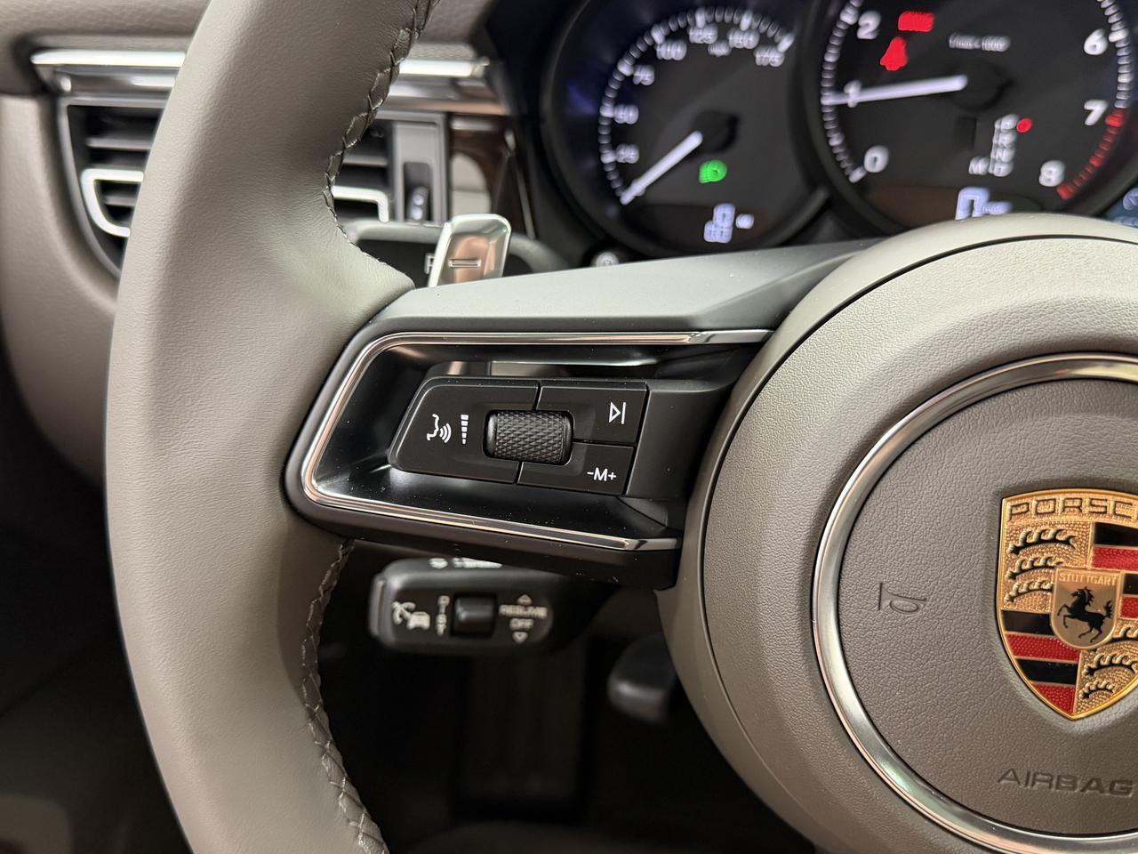 2026 Porsche Macan Newark DE