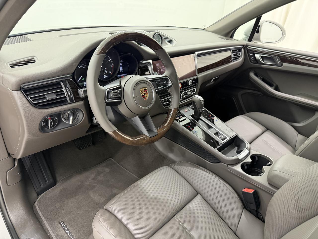 2026 Porsche Macan Newark DE