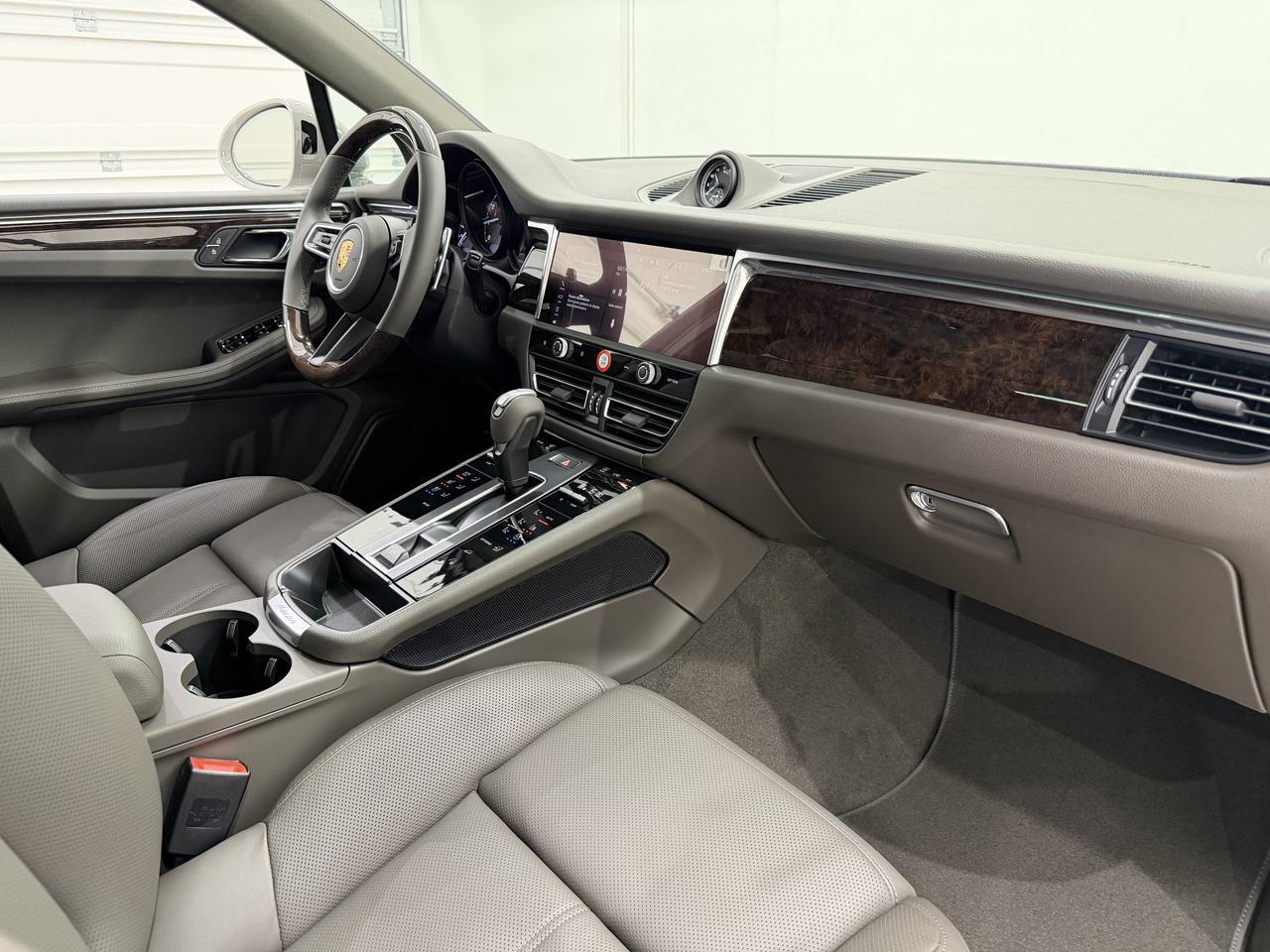 2026 Porsche Macan Newark DE
