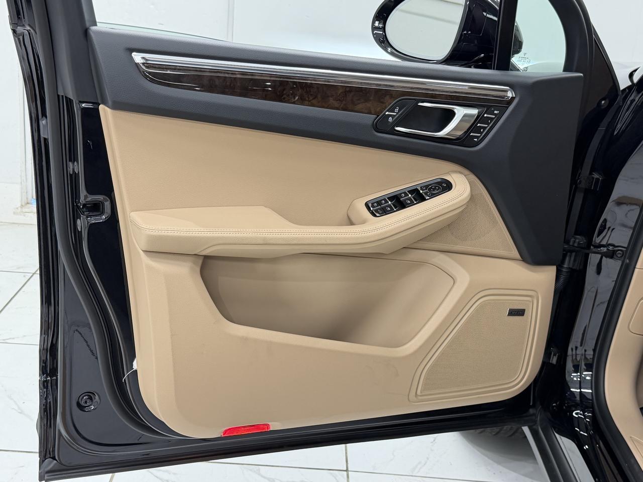2026 Porsche Macan Newark DE