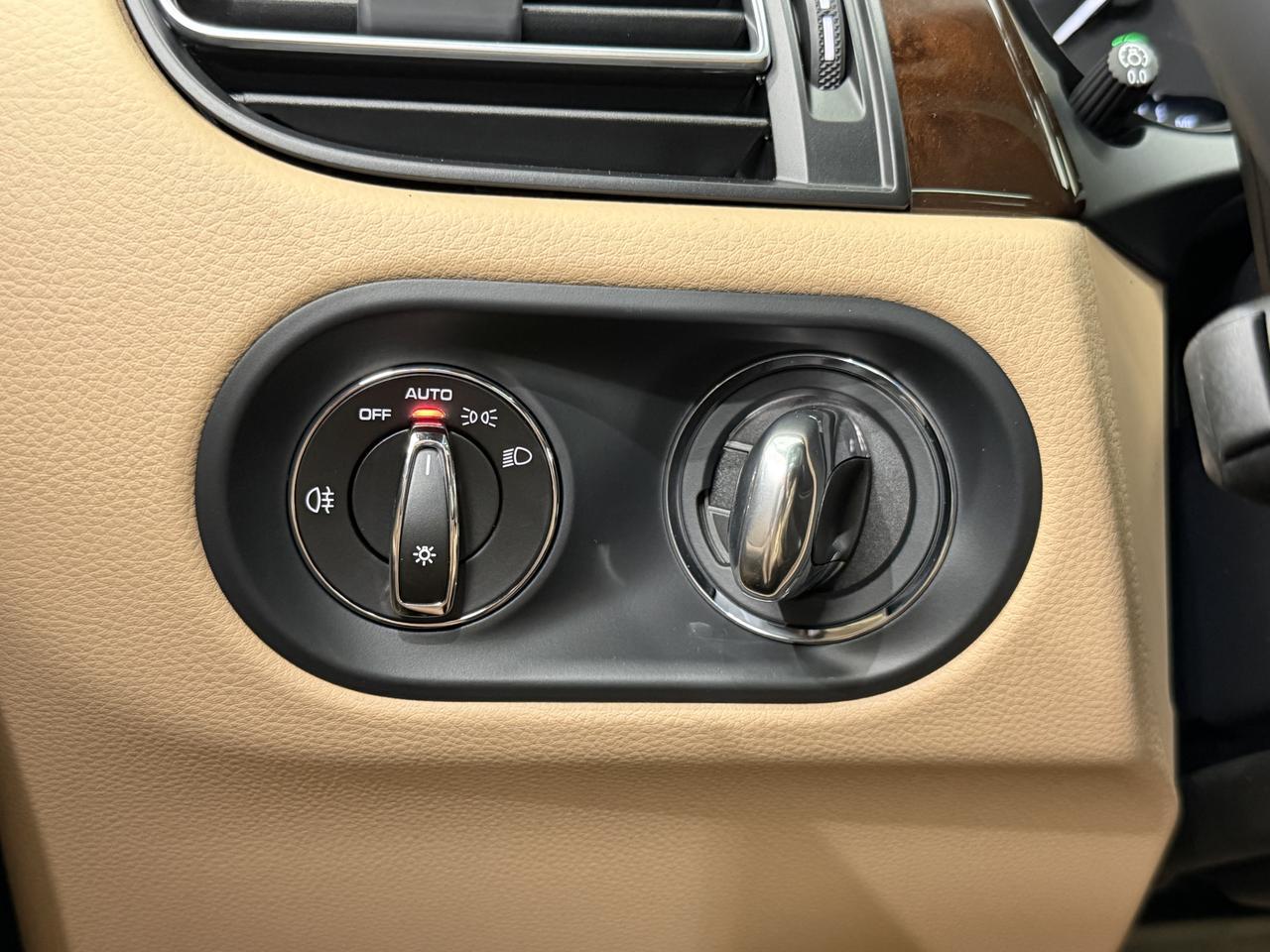 2026 Porsche Macan Newark DE