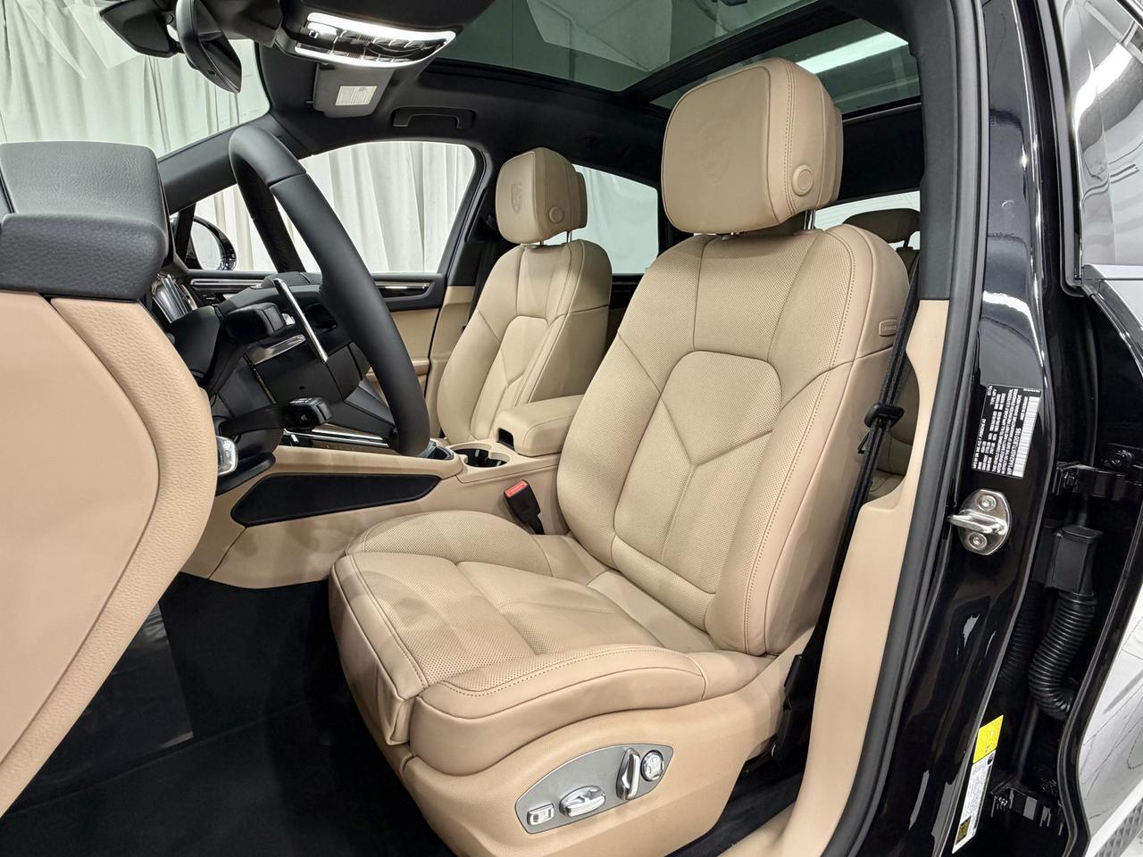 2026 Porsche Macan Newark DE
