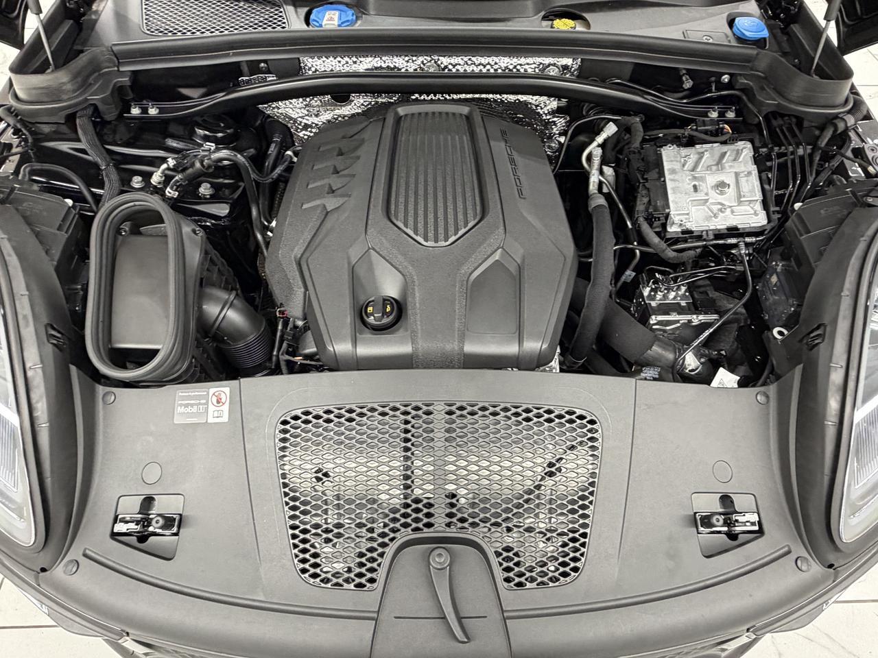 2026 Porsche Macan Newark DE