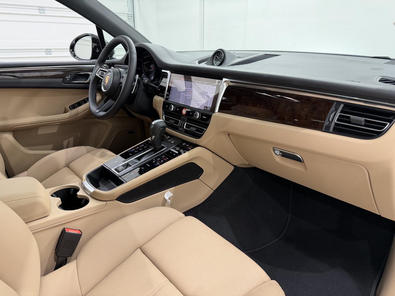 2026 Porsche Macan Newark DE
