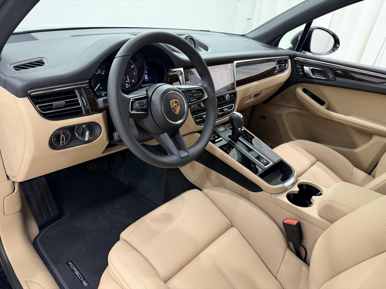 2026 Porsche Macan Newark DE