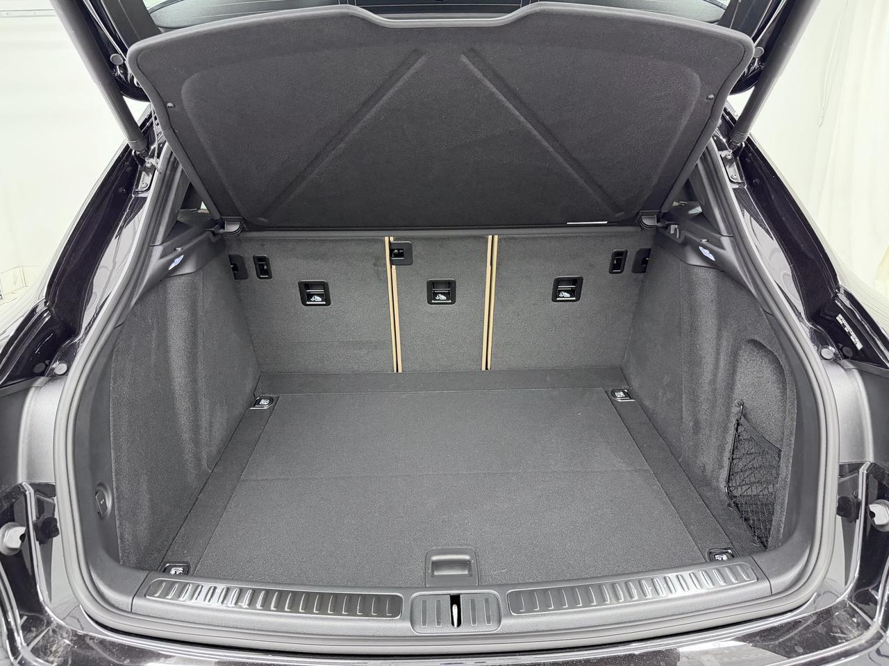 2026 Porsche Macan Newark DE