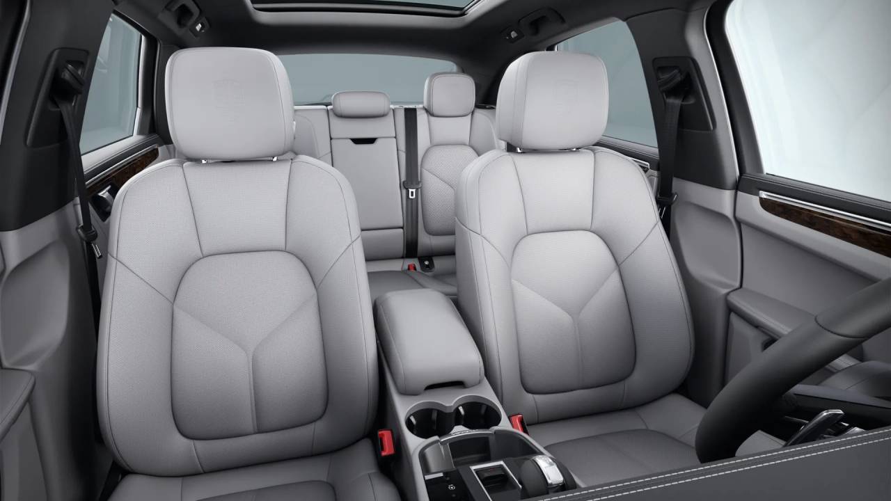 2026 Porsche Macan Newark DE