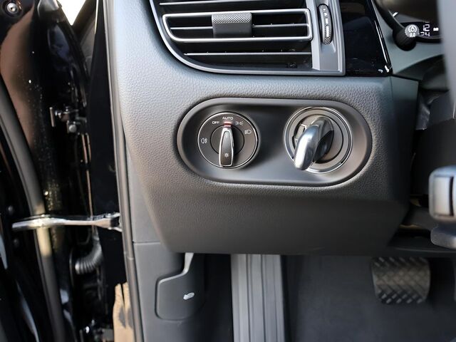 2026 Porsche Macan  Oshkosh WI