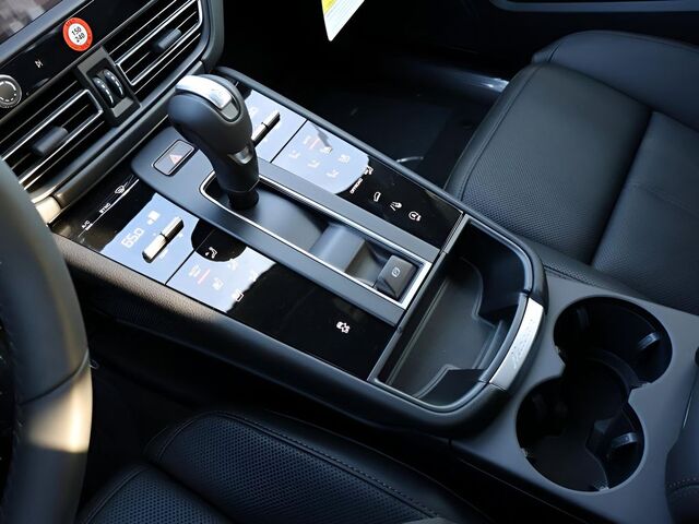 2026 Porsche Macan  Oshkosh WI