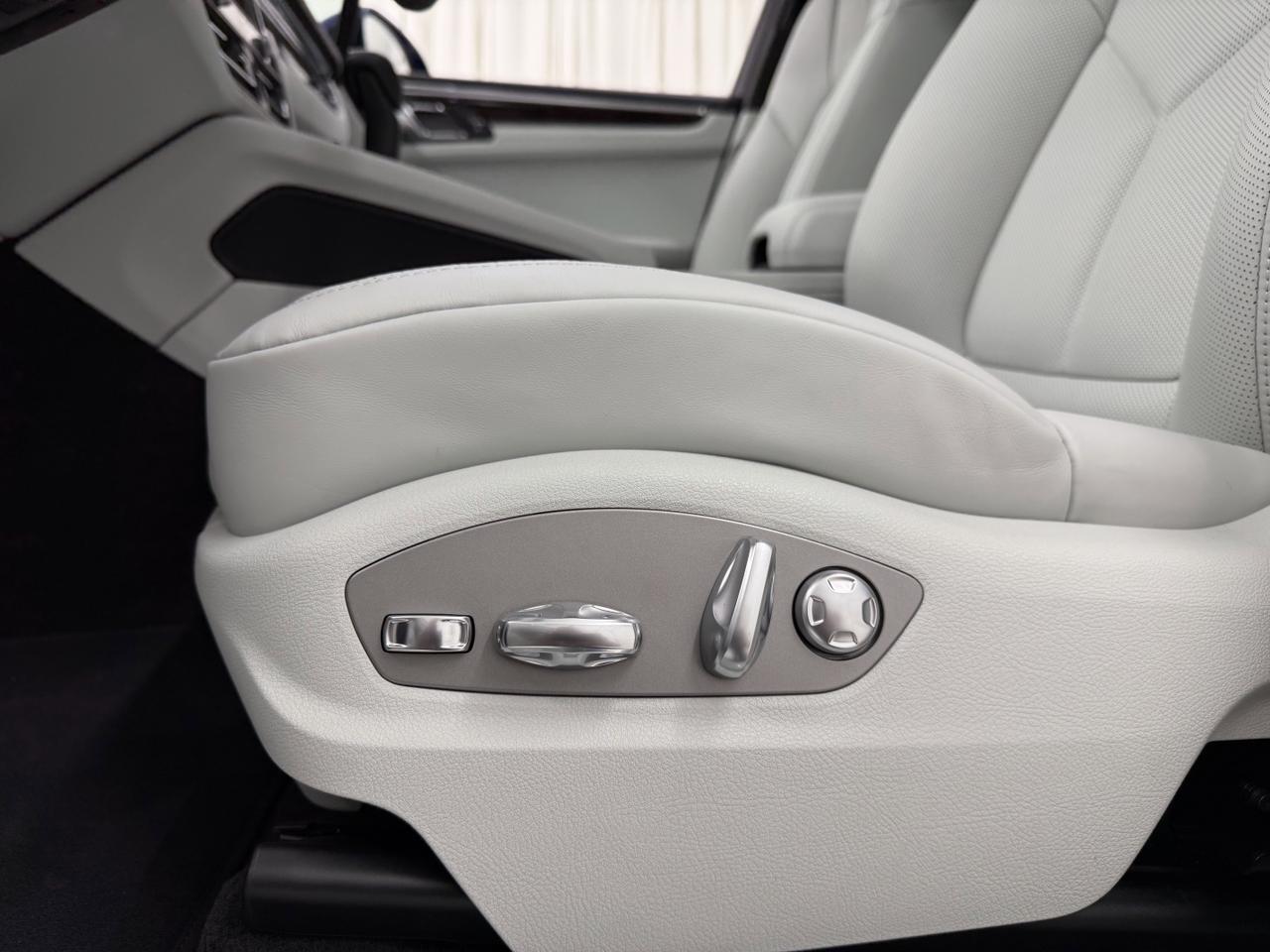 2026 Porsche Macan S Newark DE