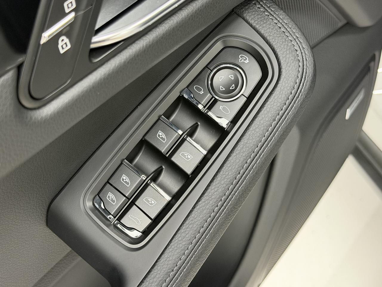 2026 Porsche Macan S Newark DE