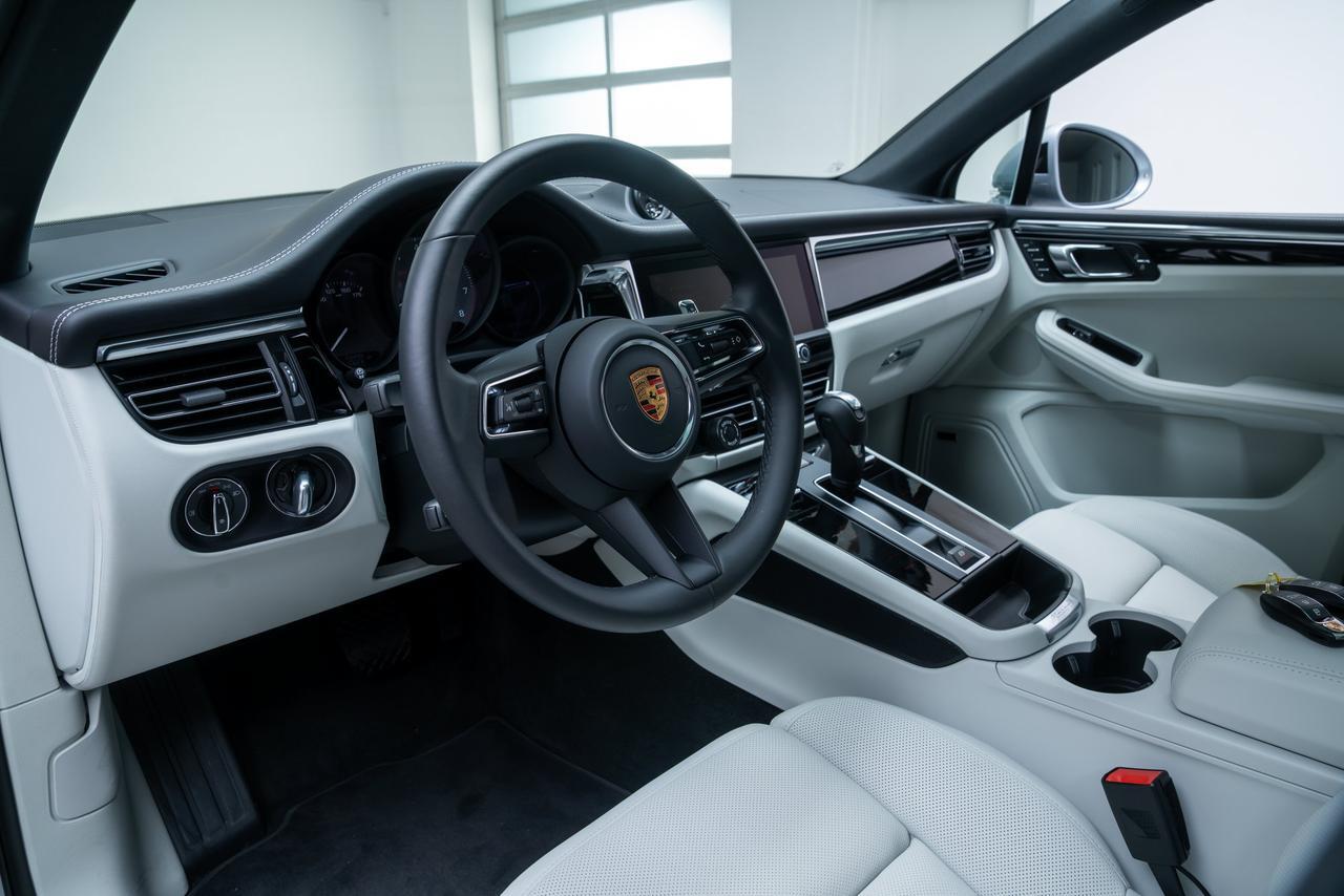 2026 Porsche Macan S Premium Package Plus / Sport Chrono Package Portland OR