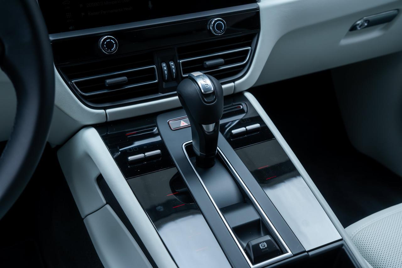 2026 Porsche Macan S Premium Package Plus / Sport Chrono Package Portland OR