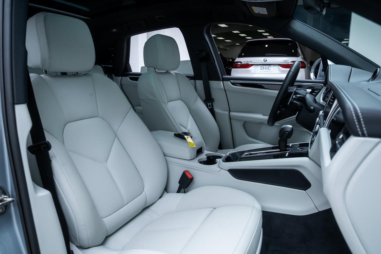 2026 Porsche Macan S Premium Package Plus / Sport Chrono Package Portland OR