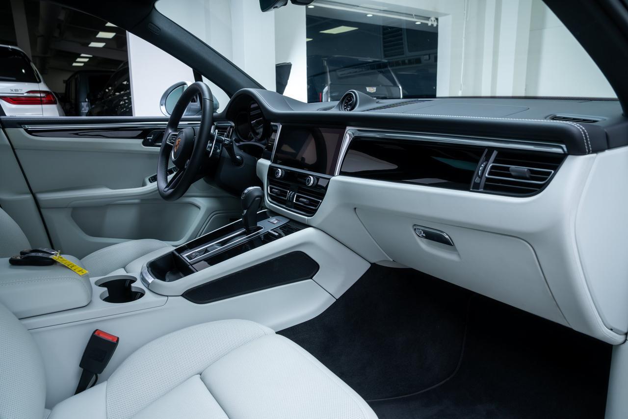 2026 Porsche Macan S Premium Package Plus / Sport Chrono Package Portland OR