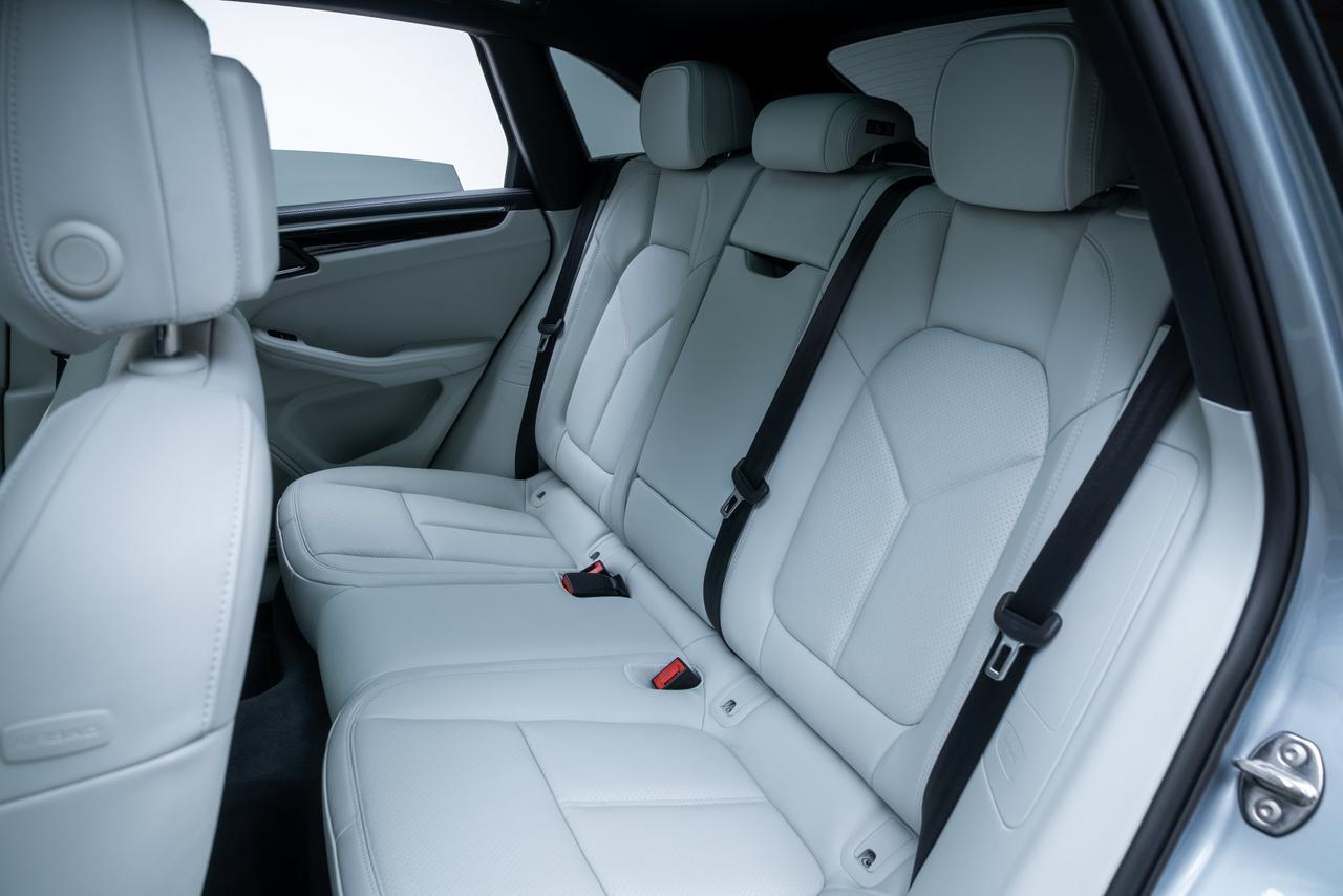 2026 Porsche Macan S Premium Package Plus / Sport Chrono Package Portland OR