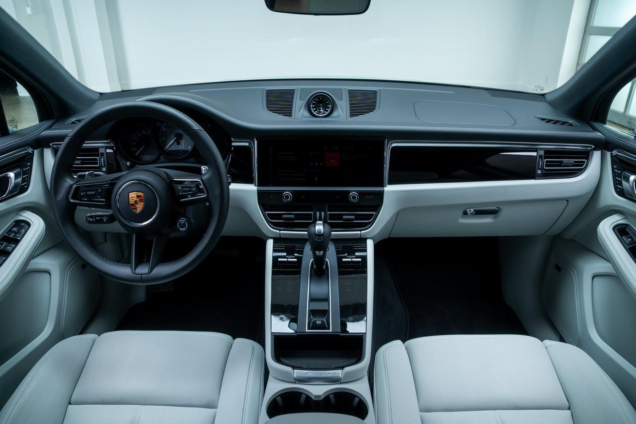 2026 Porsche Macan S Premium Package Plus / Sport Chrono Package Portland OR