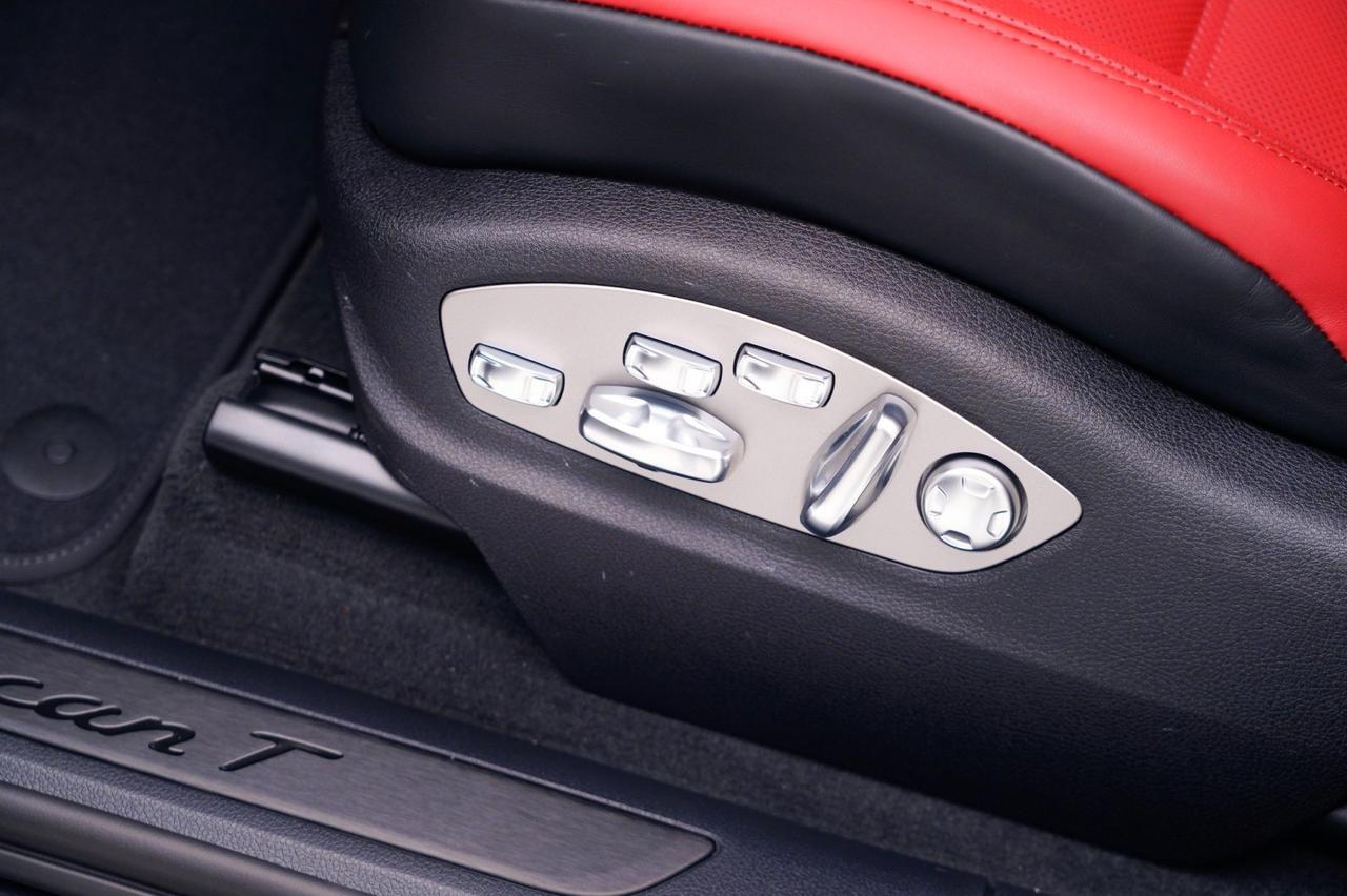 2026 Porsche Macan T Pompano Beach FL