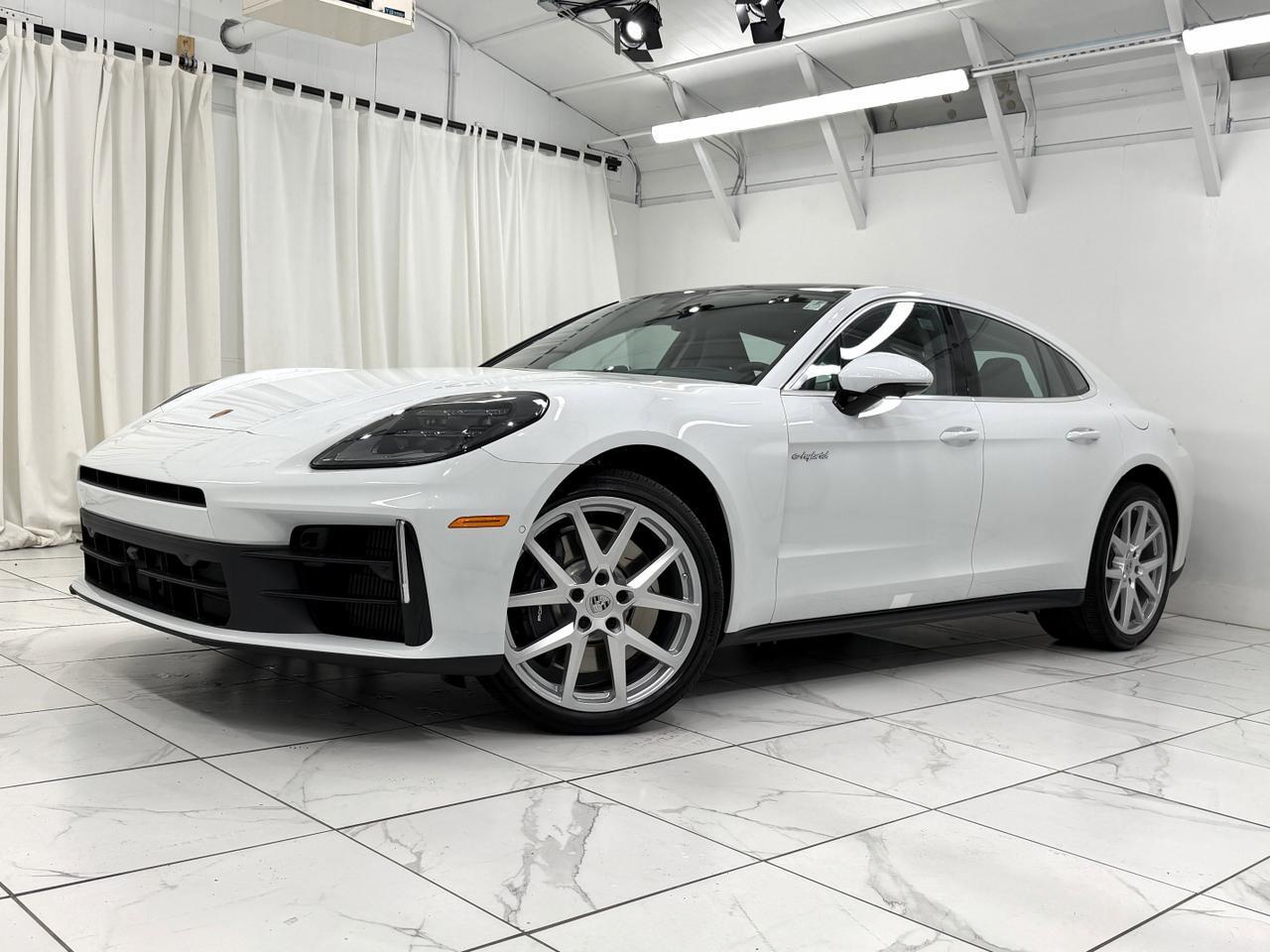 2026 Porsche Panamera 4 E-Hybrid photo 2