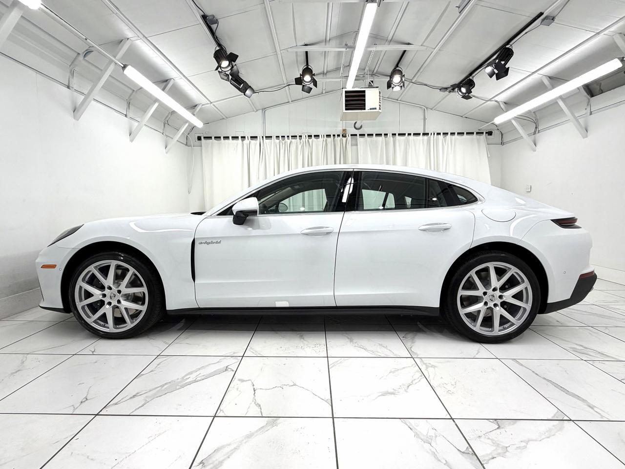 2026 Porsche Panamera 4 E-Hybrid photo 4