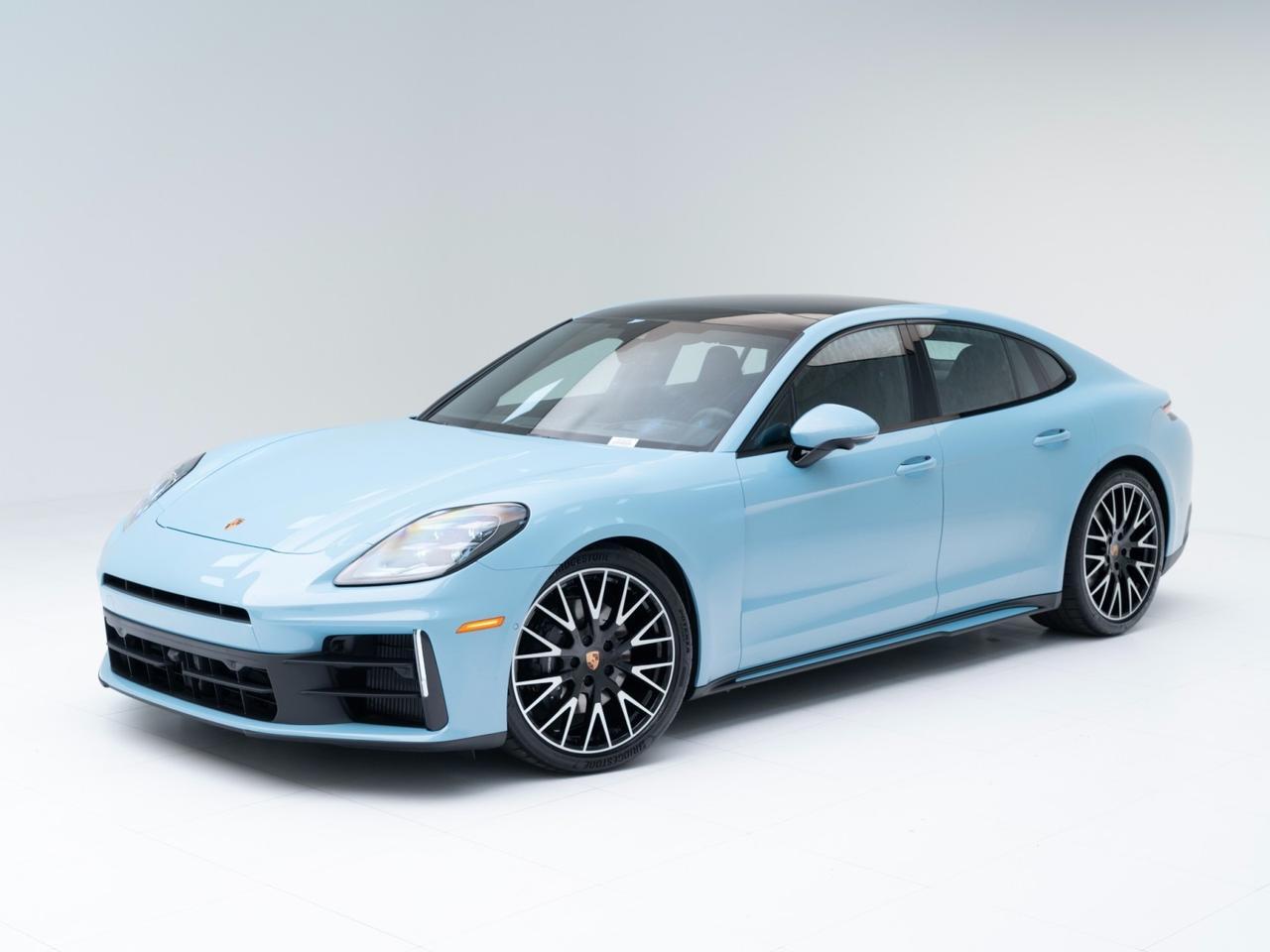 2026 Porsche Panamera 4
