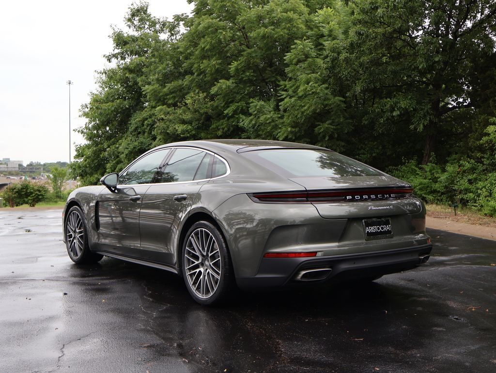 2026 Porsche Panamera 4