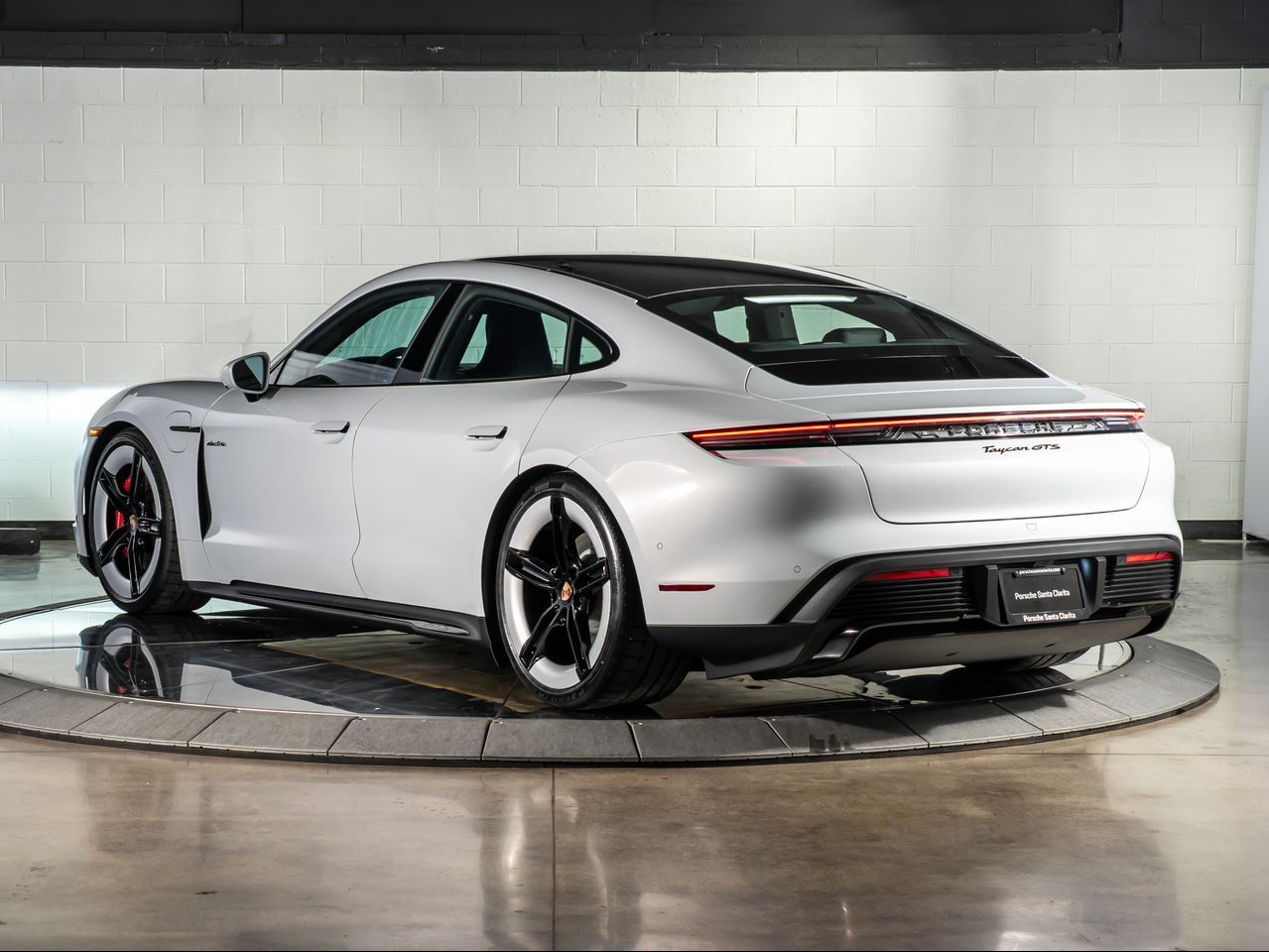 2026 Porsche Taycan GTS photo 2