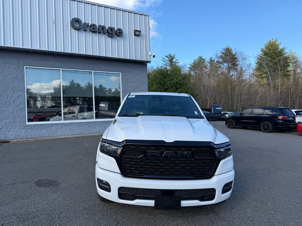 2026 Ram 1500 BIG HORN CREW CAB 4X4 5'7 BOX Orange MA