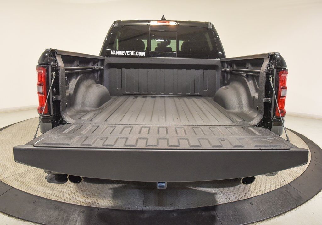 2026 Ram 1500 Big Horn/Lone Star Akron