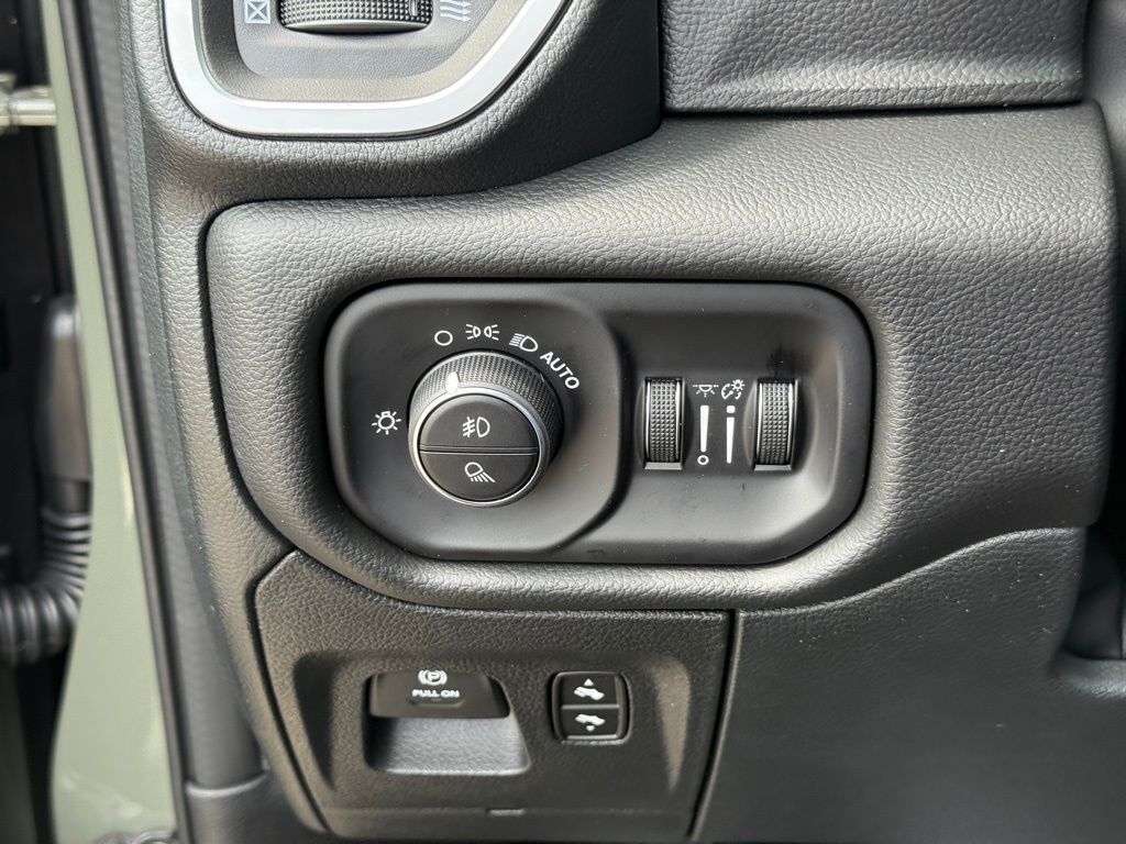 2026 Ram 1500 Big Horn/Lone Star Crestwood KY