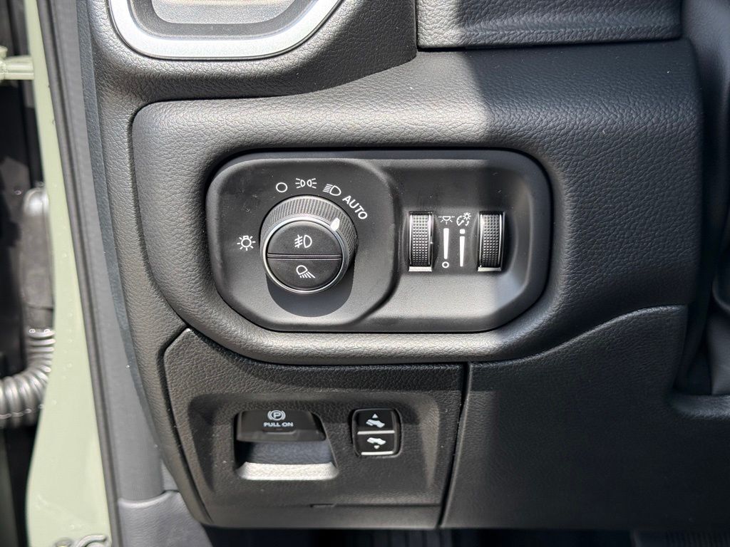 2026 Ram 1500 Big Horn/Lone Star Crestwood KY