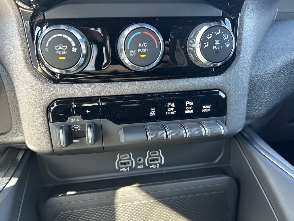 2026 Ram 1500 Big Horn/Lone Star Crestwood KY